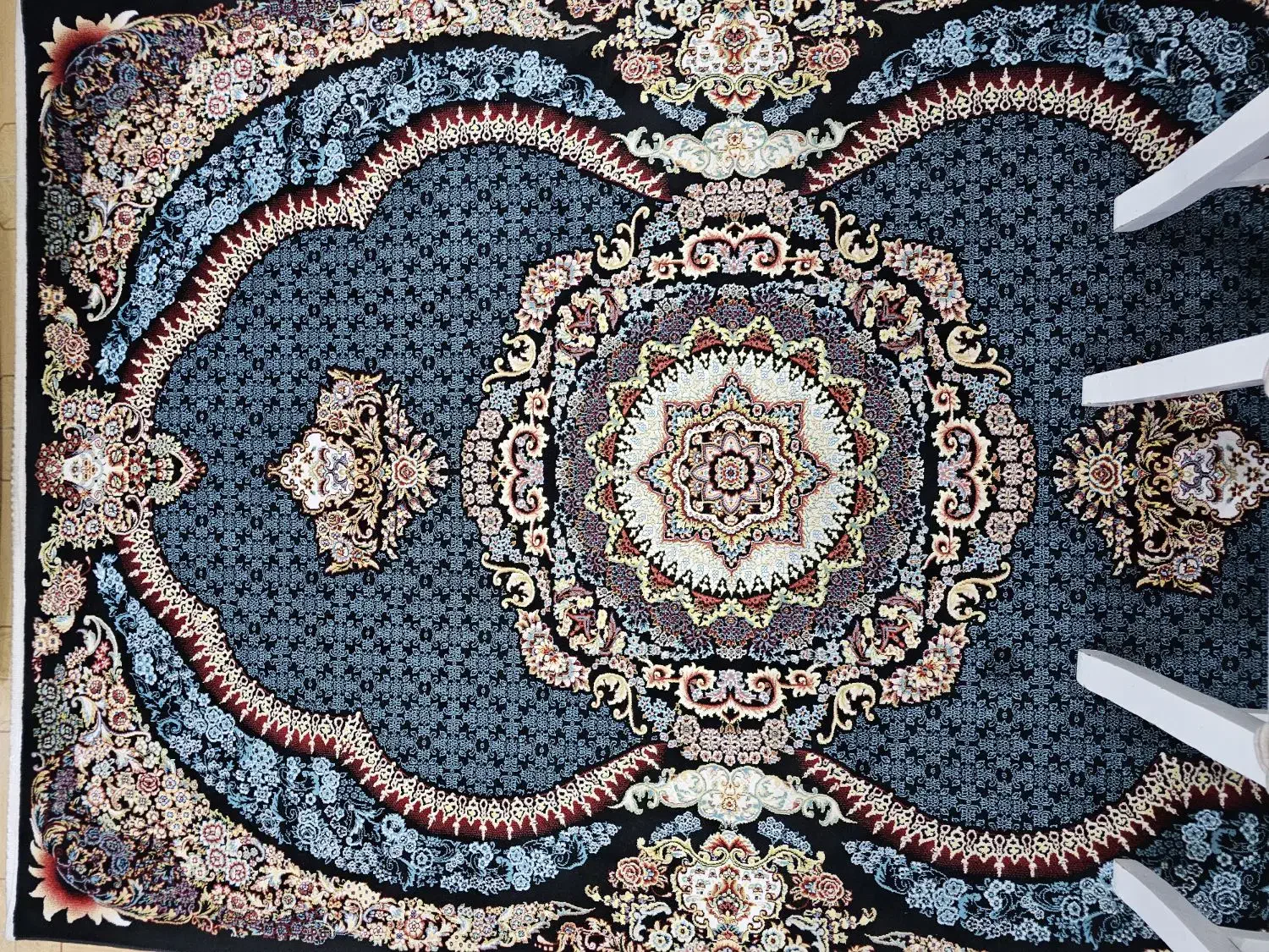 فرش ۴متری ۷۰۰شانه در حدنو|فرش|رشت, حومه رشت|دیوار