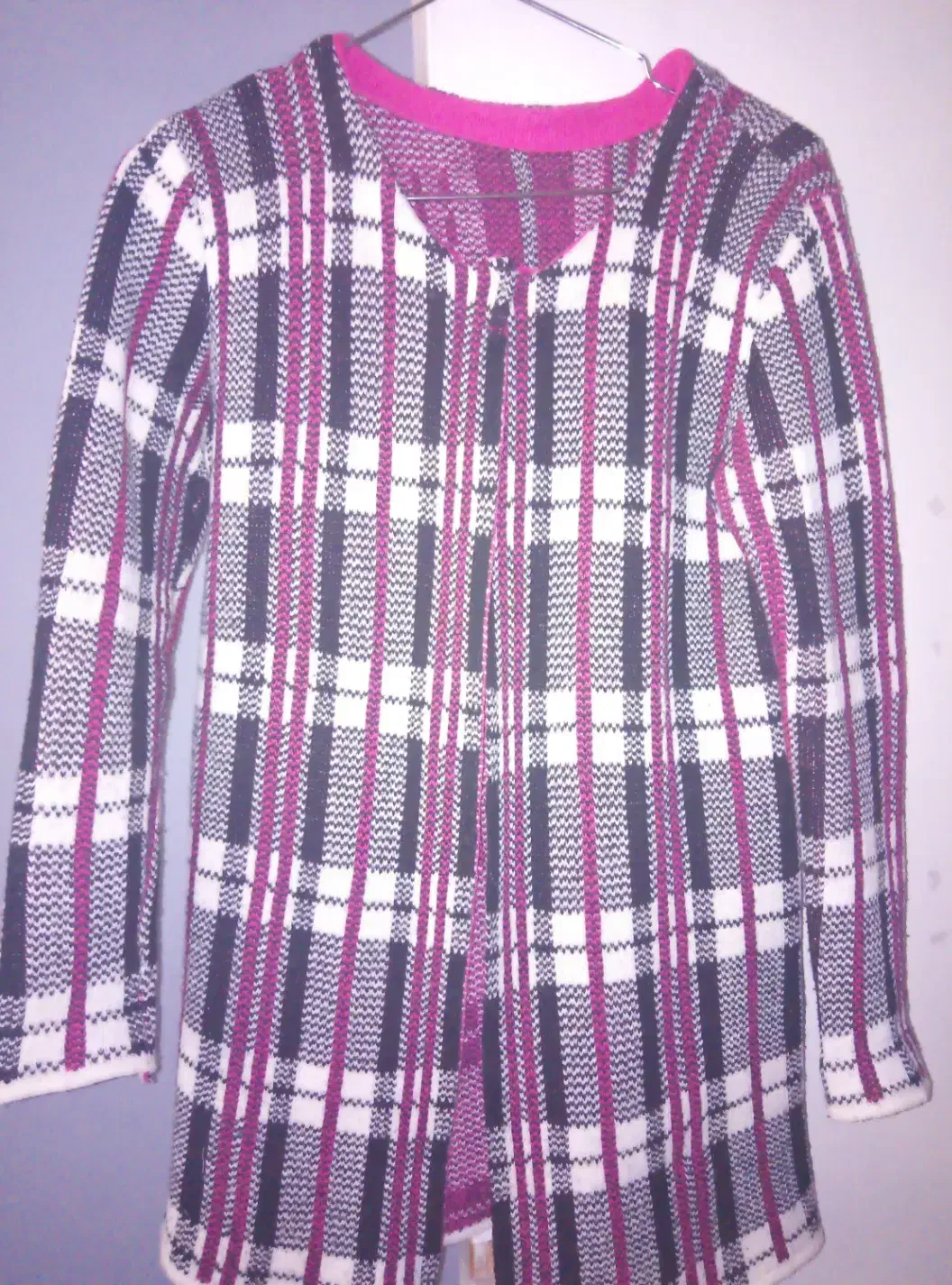 بافت خوشرنگ چهارخانه|لباس|شیراز, شهرک نیروی انتظامی|دیوار