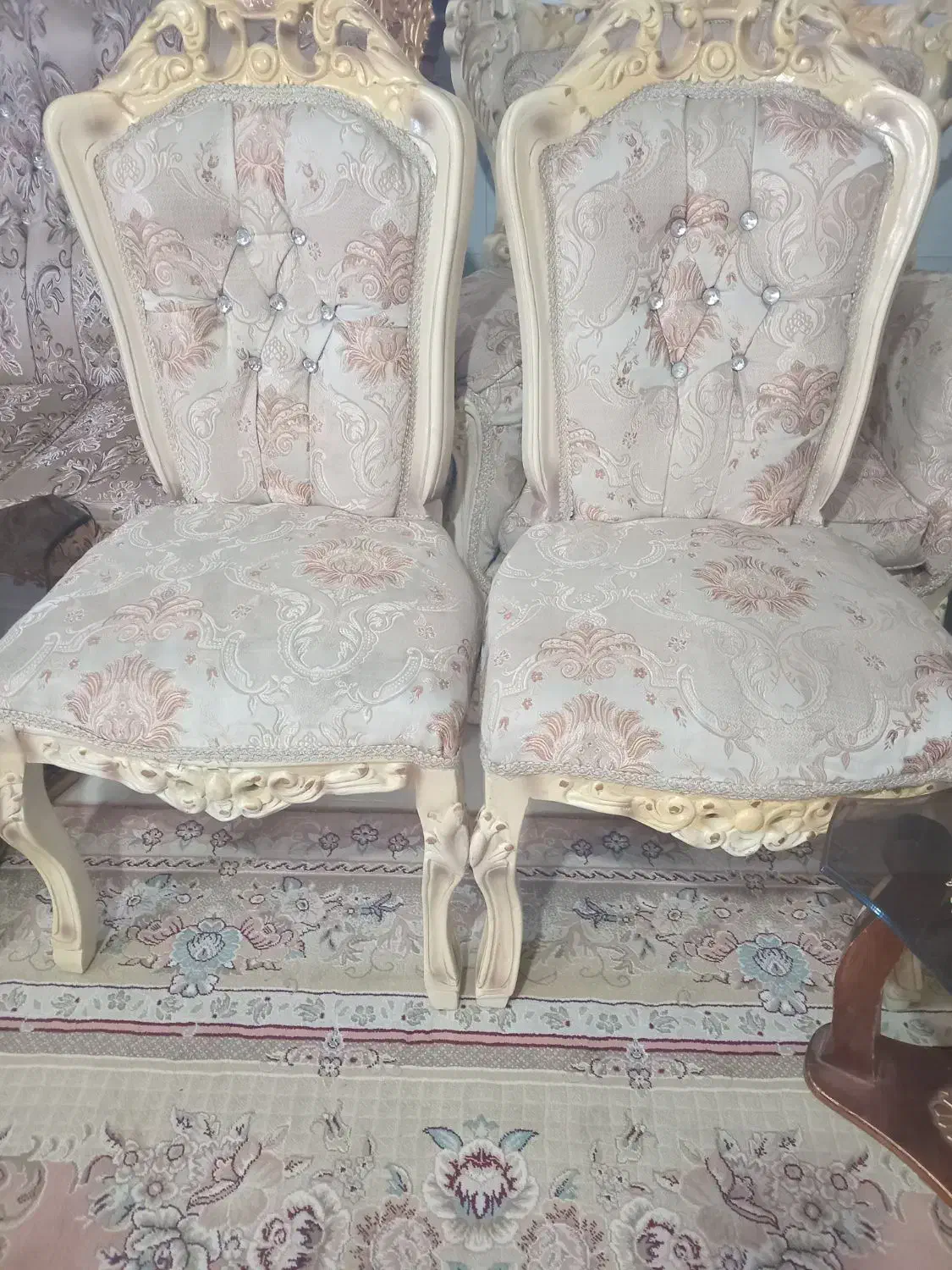 دو دست مبل تمیز و سالم همراه میز و بوفه|مبلمان خانگی و میز عسلی|سراب, |دیوار