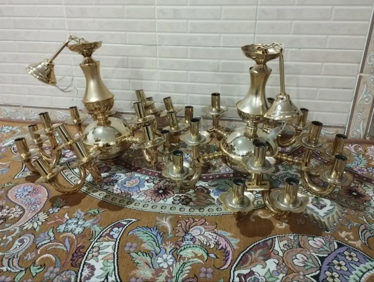 لوستر در حد نو برنز رنگ ثابت ابکاری طلا شده|لوستر و چراغ آویز|همدان, |دیوار