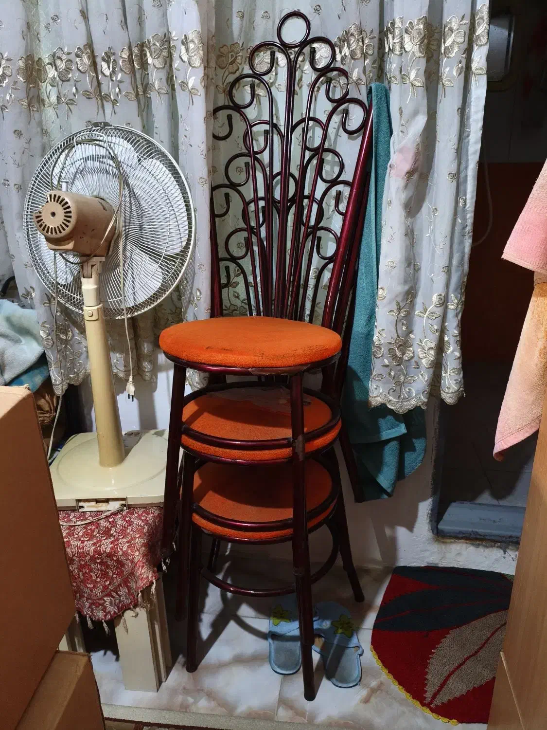 سه عدد صندلی فلزی|صندلی و نیمکت|رشت, سلیمانداراب|دیوار