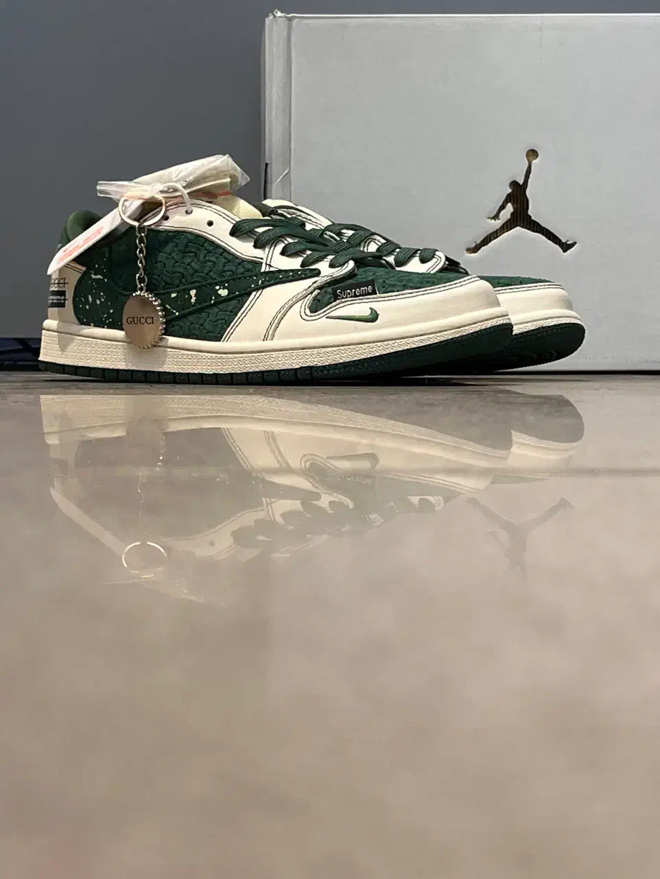 کتونی نایک جردن وان تراویس اسکات گوچی|کیف، کفش، کمربند|تهران, تهرانسر شمالی|دیوار