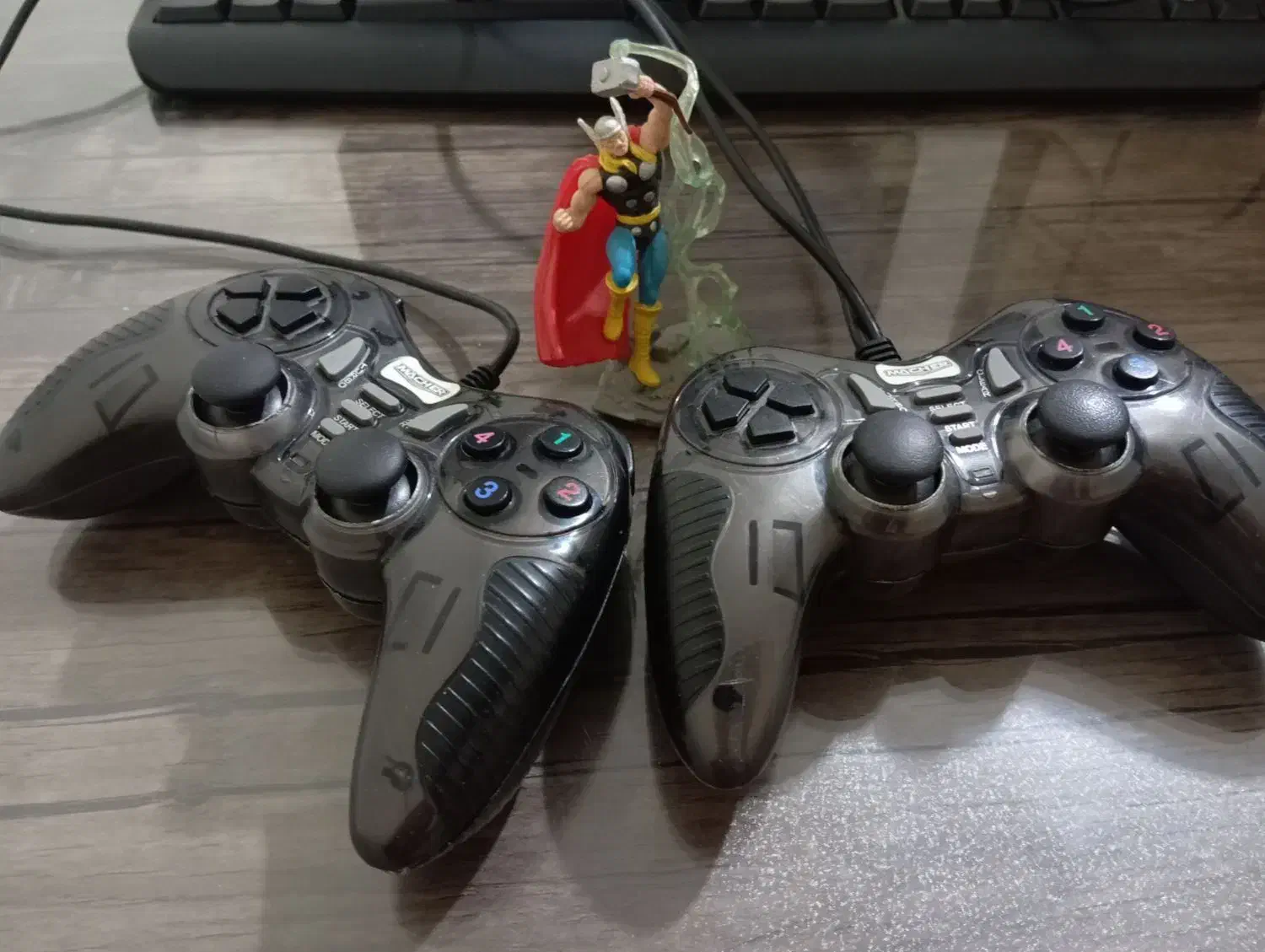 دسته بازی|کنسول، بازی ویدئویی و آنلاین|پرند, فاز ۶|دیوار