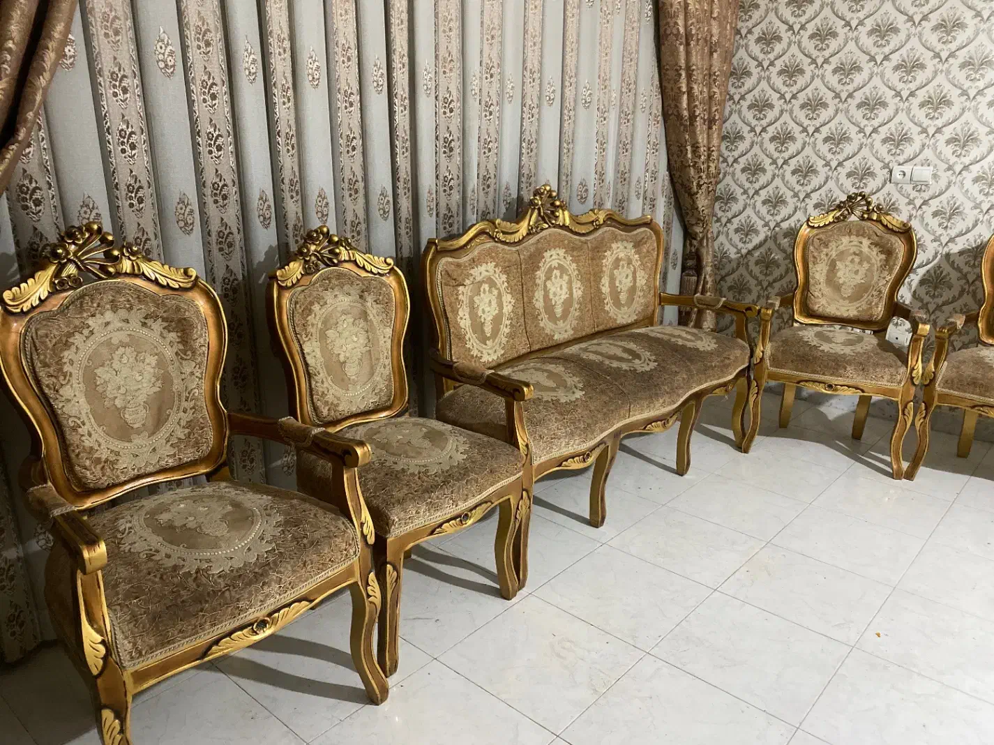 مبل سلطنتی مناسب خانه باغ|مبلمان خانگی و میز عسلی|کاشان, فاز ۲ ناجی آباد|دیوار