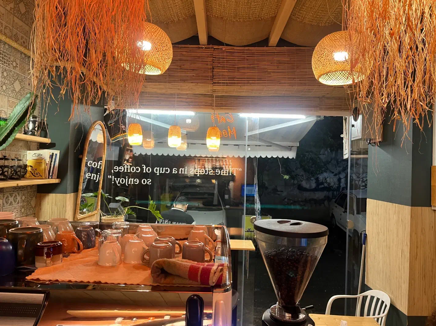 ملزومات کافه|کافی‌شاپ و رستوران|رشت, چله خانه|دیوار