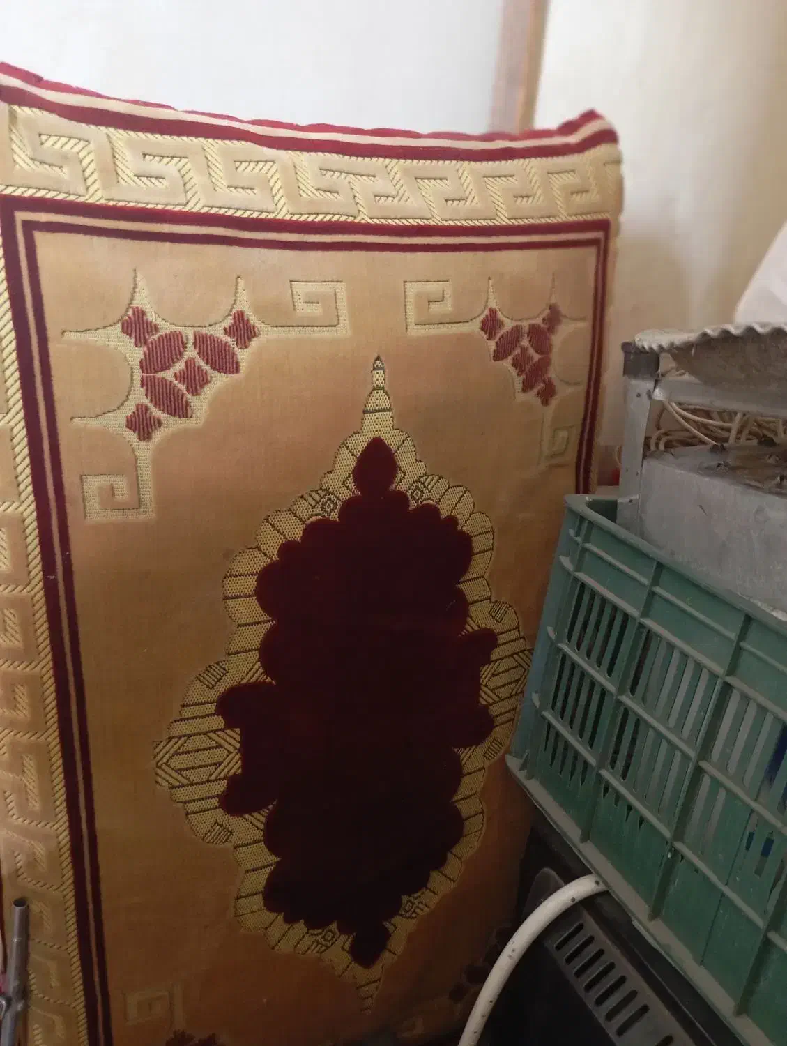 چهار عدد پشتی  در حد نو|پشتی|ساری, |دیوار