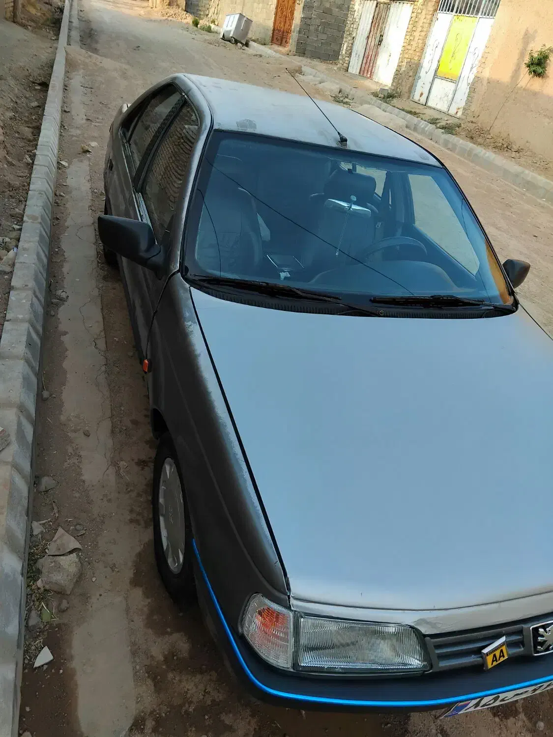 ۴۰۵ کاربرات|خودرو سواری و وانت|تربت‌حیدریه, پائین ولایت|دیوار