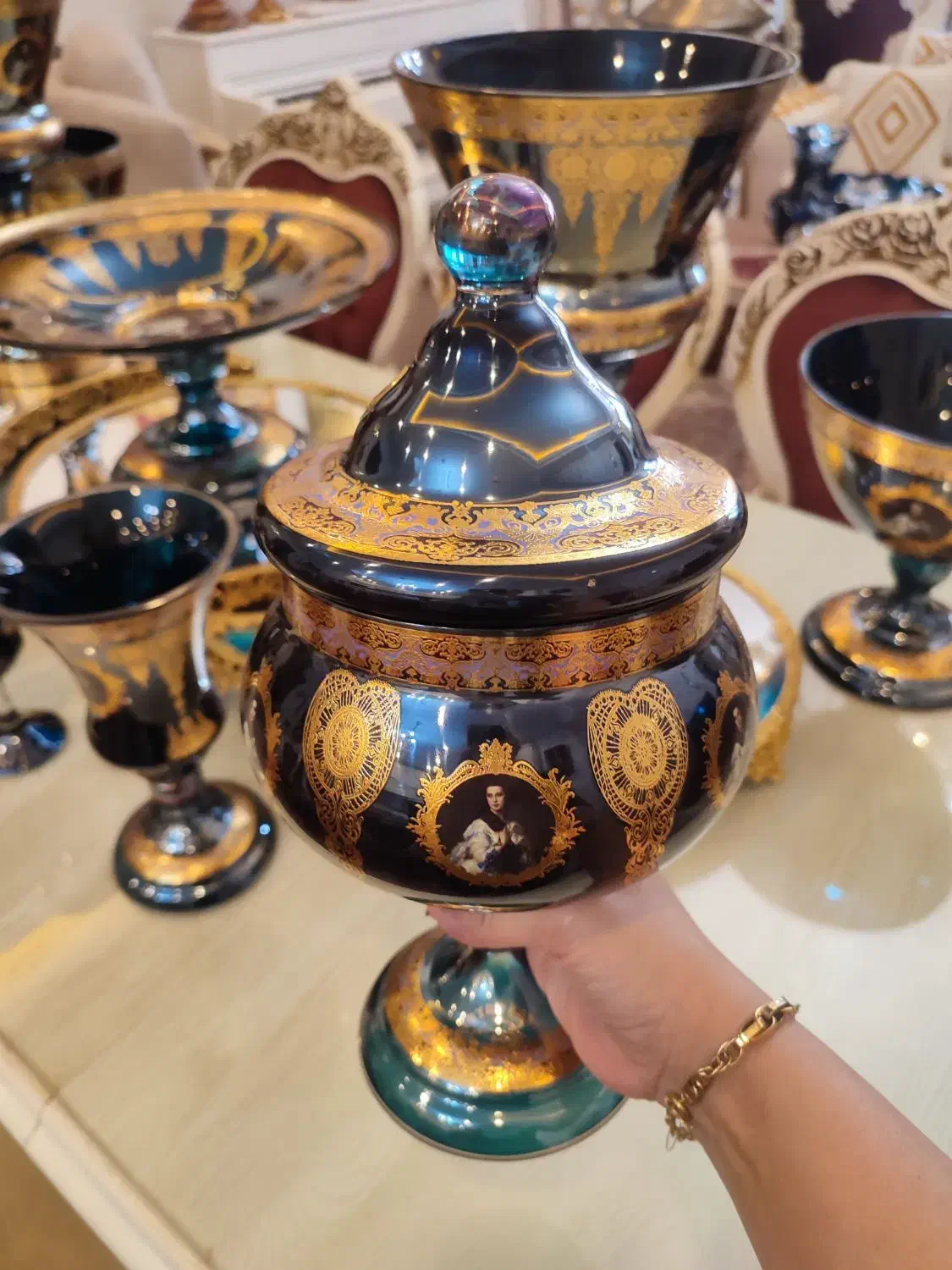 کریستال وارداتی طلاکوب ثابت رانر میوه خوری  مهاجرت|ظروف سرو و پذیرایی|قم, نخودی|دیوار