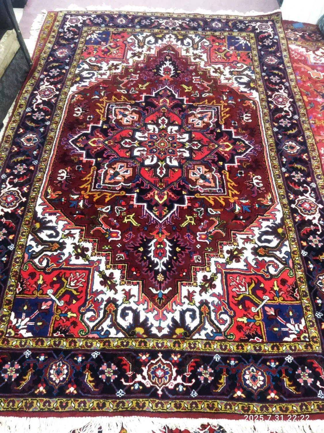 یک‌عدد‌فرش‌‌۶‌متری|فرش|تبریز, |دیوار