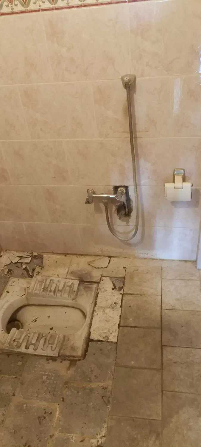 تعویض کف سرویس و سنگ توالت و نشتی یابی|خدمات پیشه و مهارت|اسکو, |دیوار