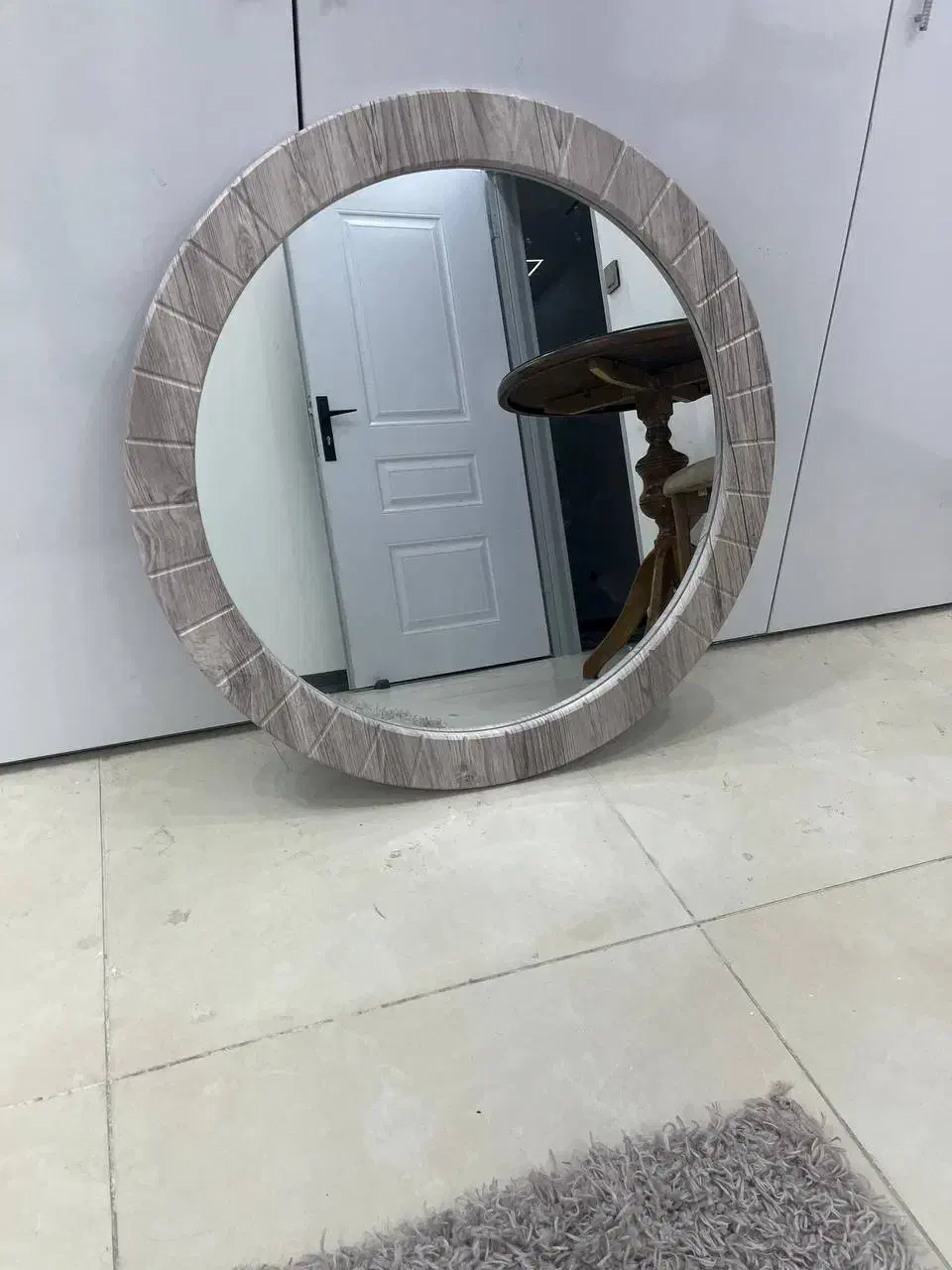 اینه گرد|آینه|شیراز, فرهنگ شهر|دیوار