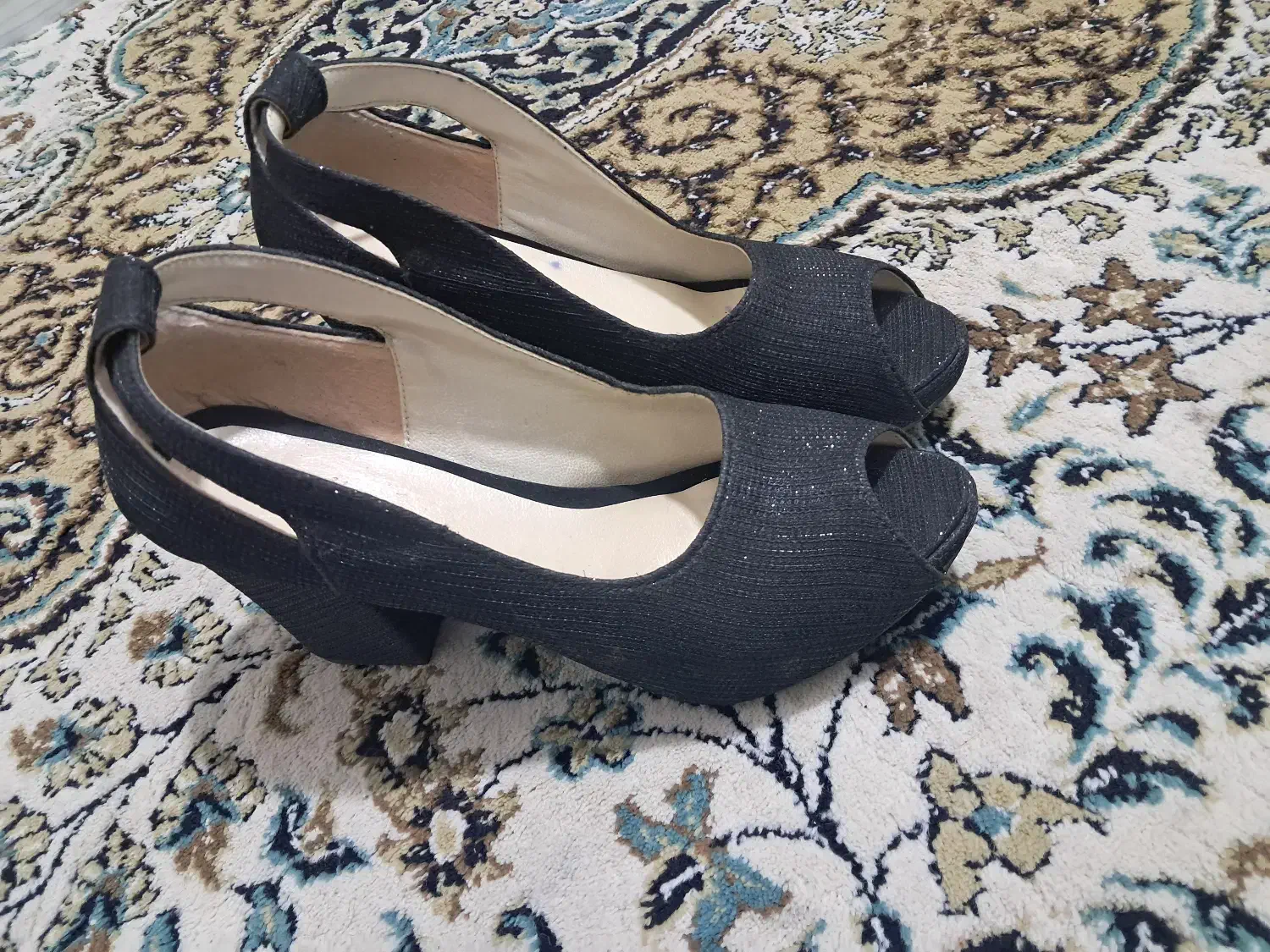 کفش|کیف، کفش، کمربند|شیروان (خراسان), |دیوار