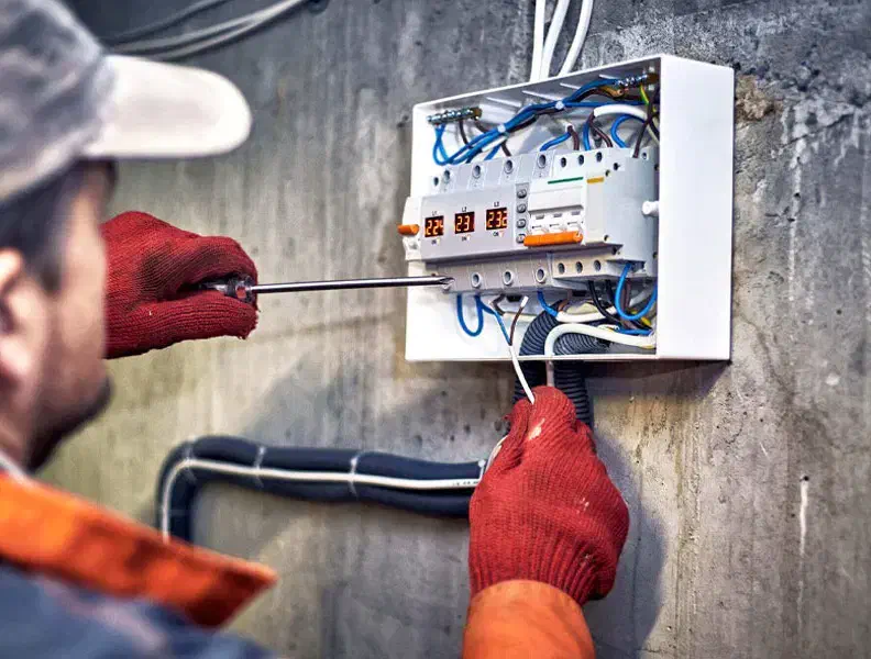 شاگرد برقکاری|استخدام معماری، عمران و ساختمانی|تهران, قیطریه|دیوار