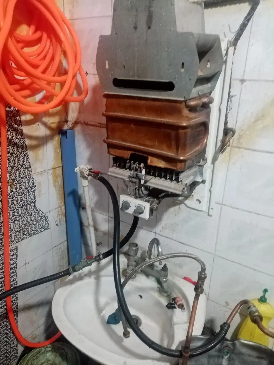 تعمیر آبگرمکن صالح آبادی|خدمات پیشه و مهارت|سبزوار, باهنر|دیوار