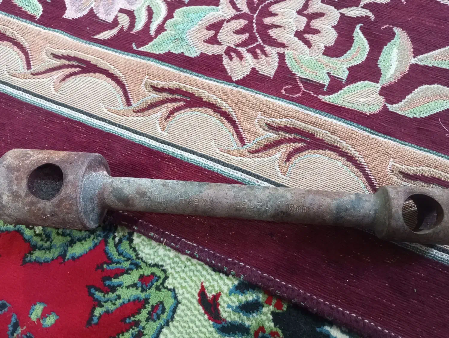 آچار جنس قدیمی و محکم|ابزارآلات|کلاله, |دیوار