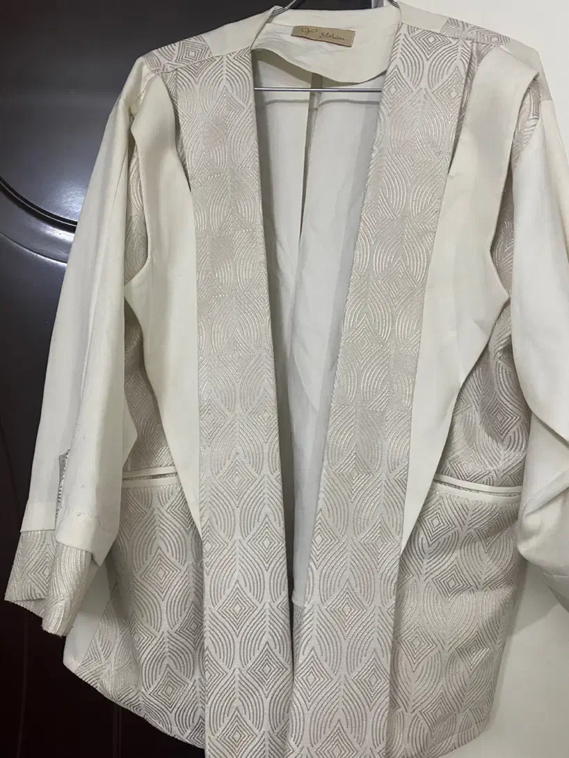 کت زنونه|لباس|بابل, |دیوار