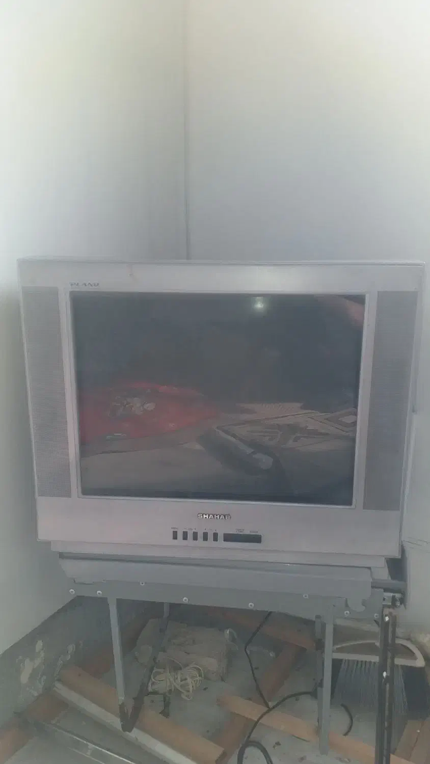 تلویزیون اماده کار|تلویزیون و پروژکتور|چالوس, |دیوار