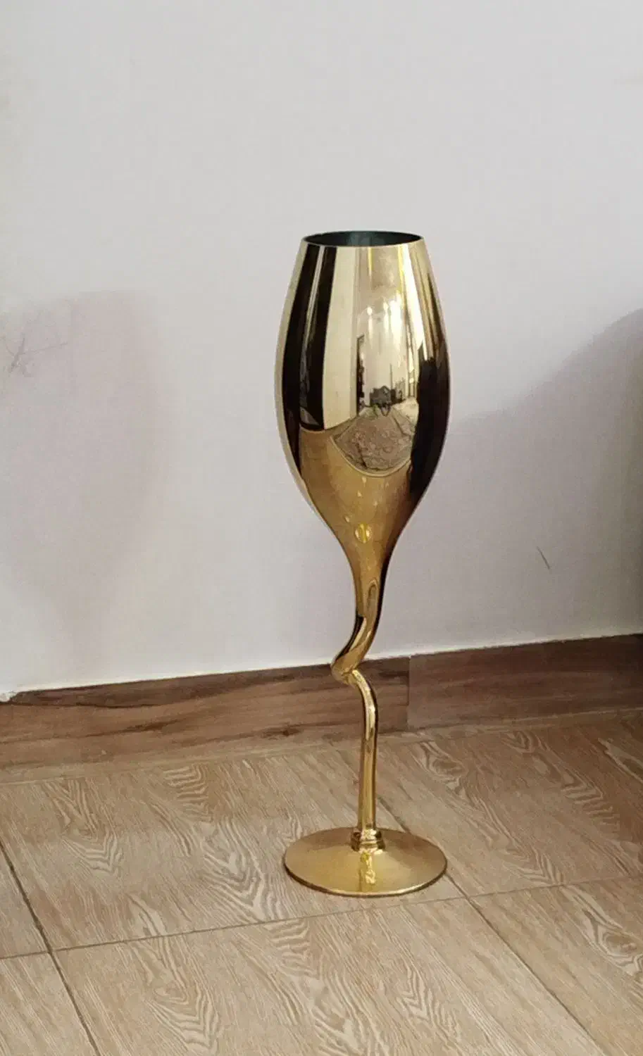 گلدان|گل مصنوعی|تربت جام, میان جام|دیوار