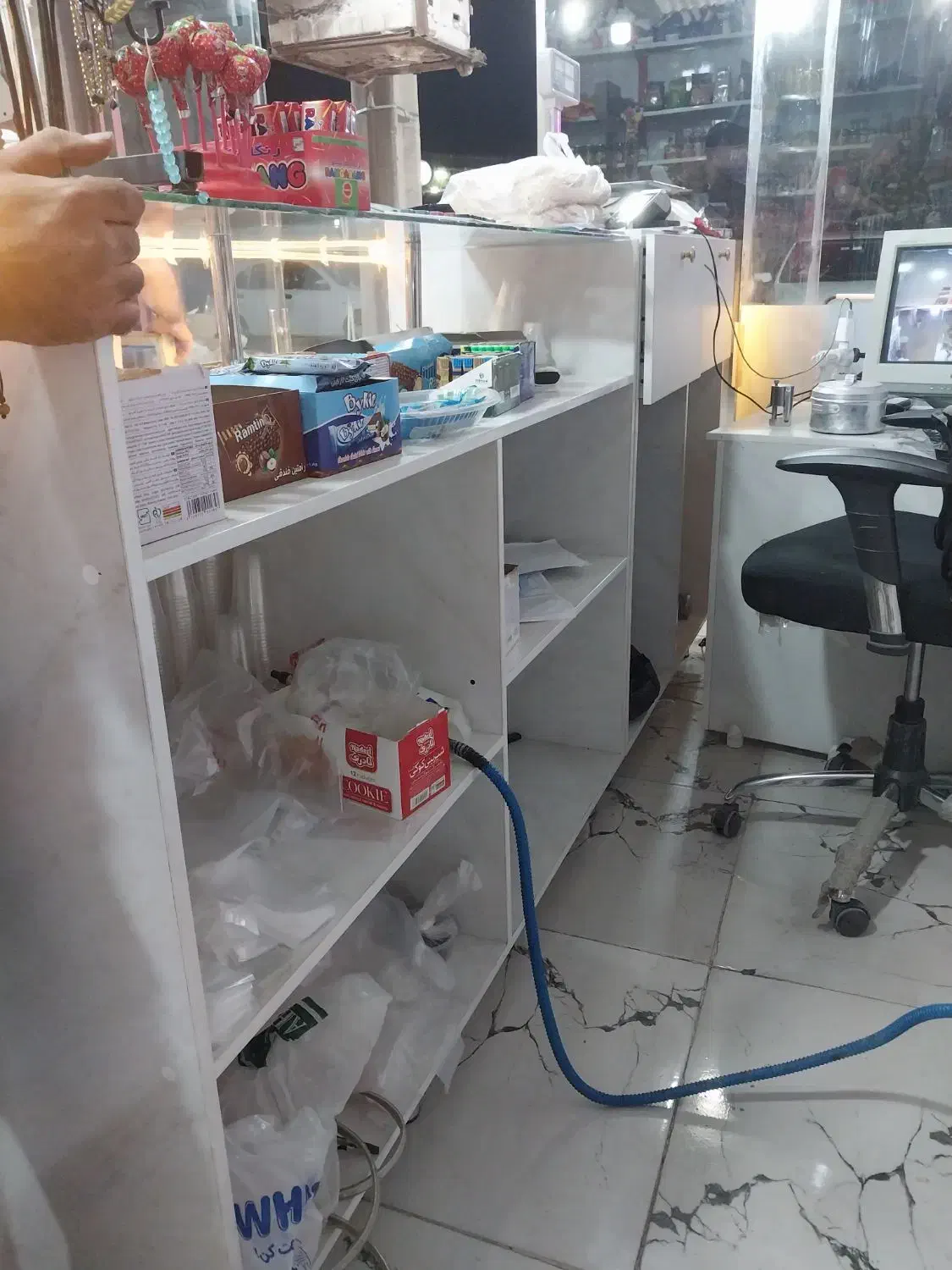 فروش ویترین مغازه با باکس سیگار و تنباکو|فروشگاه و مغازه|نورآباد ممسنی, |دیوار