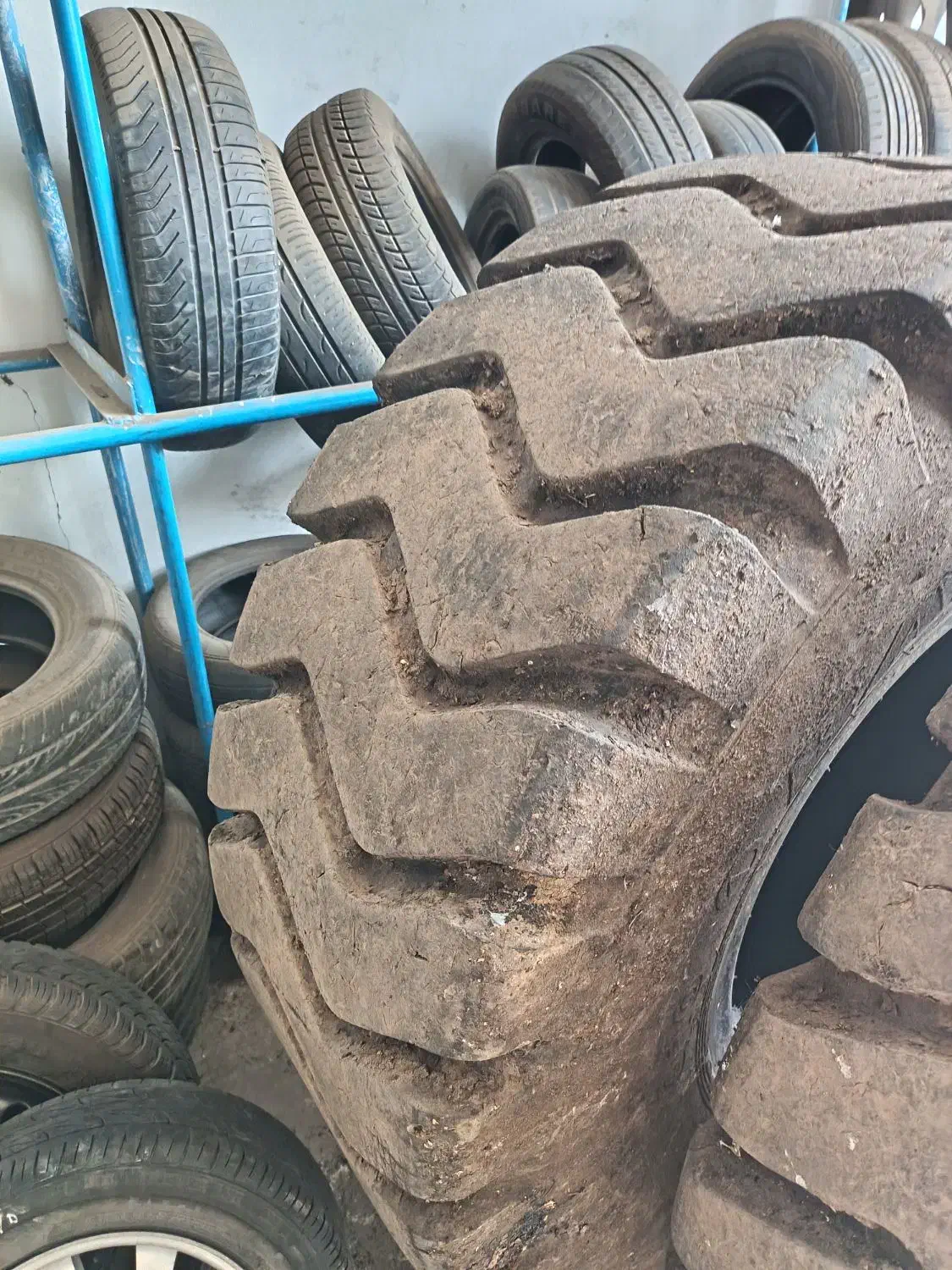 لاستیک لودر 20.5|ماشین‌آلات صنعتی|سبزوار, قصبه غربی|دیوار