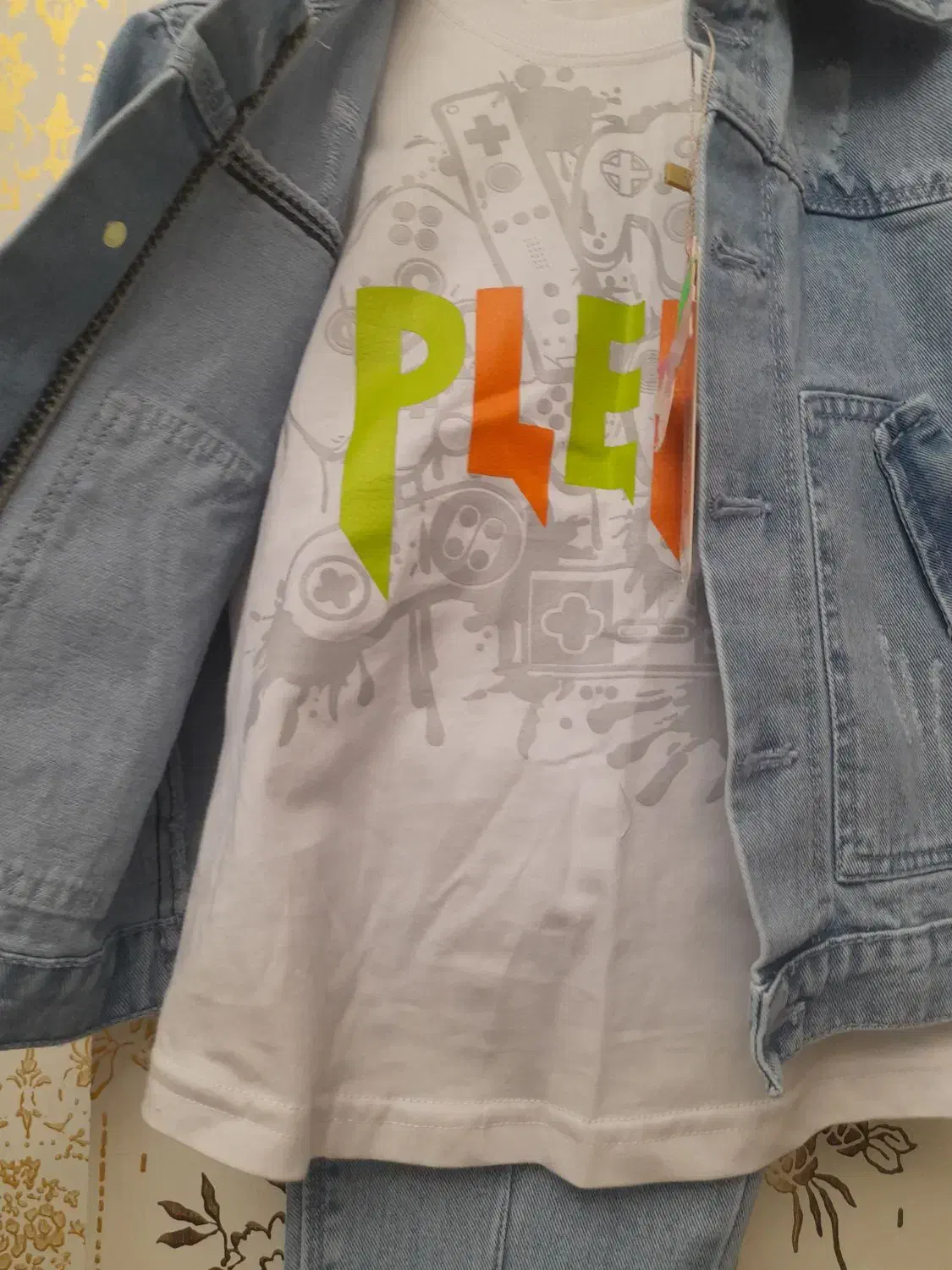 جنس جین زغالی وآبی باقی مونده|کفش و لباس بچه|ملایر, |دیوار