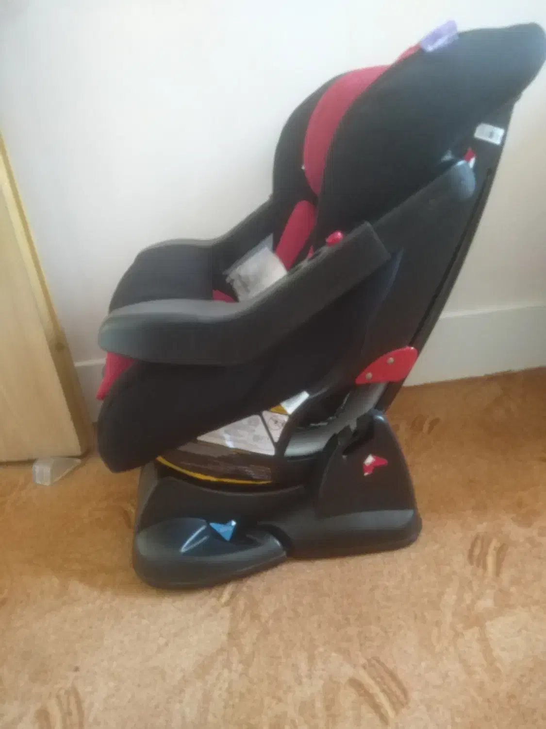 صندلی ماشین کاملا نو|اسباب و اثاث بچه|شهرکرد, |دیوار