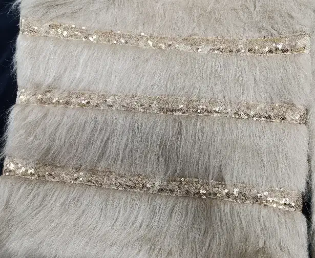 کوسن خز|رختخواب، بالش، پتو|شهر ری, دیلمان|دیوار