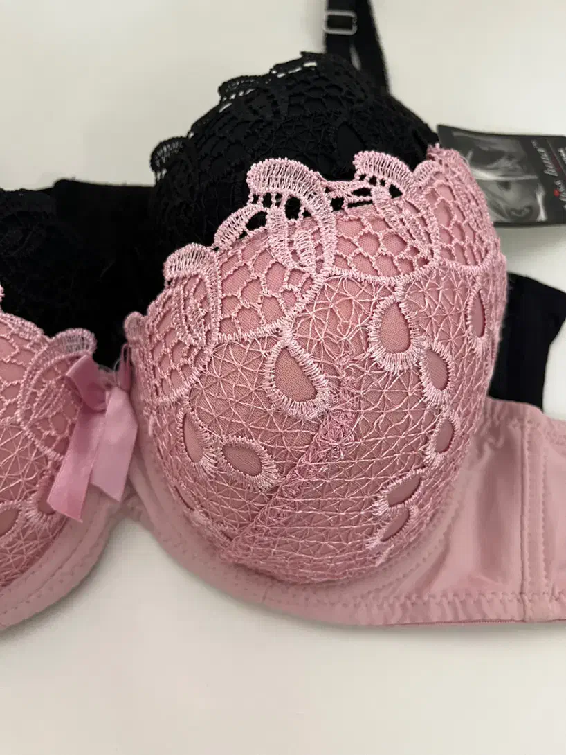 لباس زیر|لباس|مشهد, سجاد شهر|دیوار