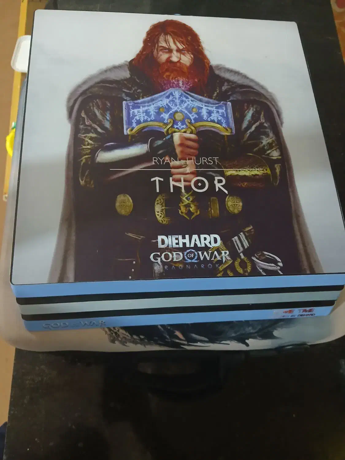 PS4 پرو یک ترابایت به همراه دو تا دسته|کنسول، بازی ویدئویی و آنلاین|باغ ملک, |دیوار