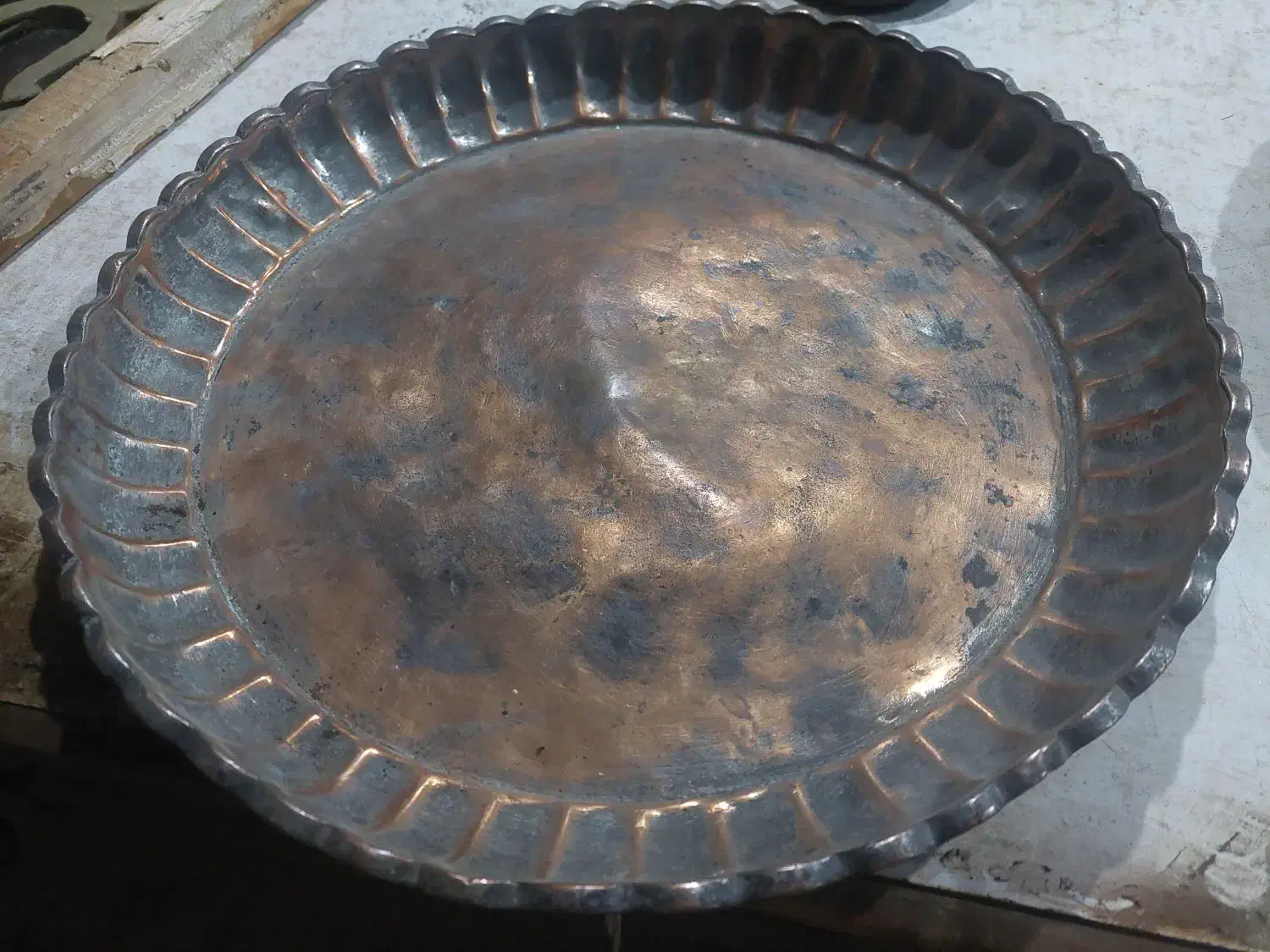 سینی مسی آنتیک عتیقه|صنایع دستی و سایر لوازم تزئینی|اصفهان, دوطفلان|دیوار