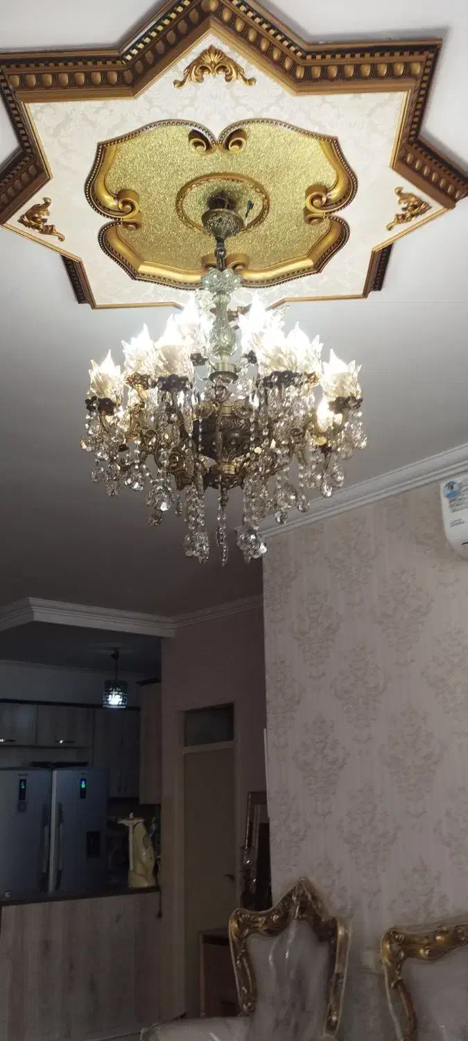 ۲عدد لوستر ۸شاخه برنجی هر لوستر ۱۵میلیون تومان|لوستر و چراغ آویز|گلستان (تهران), |دیوار