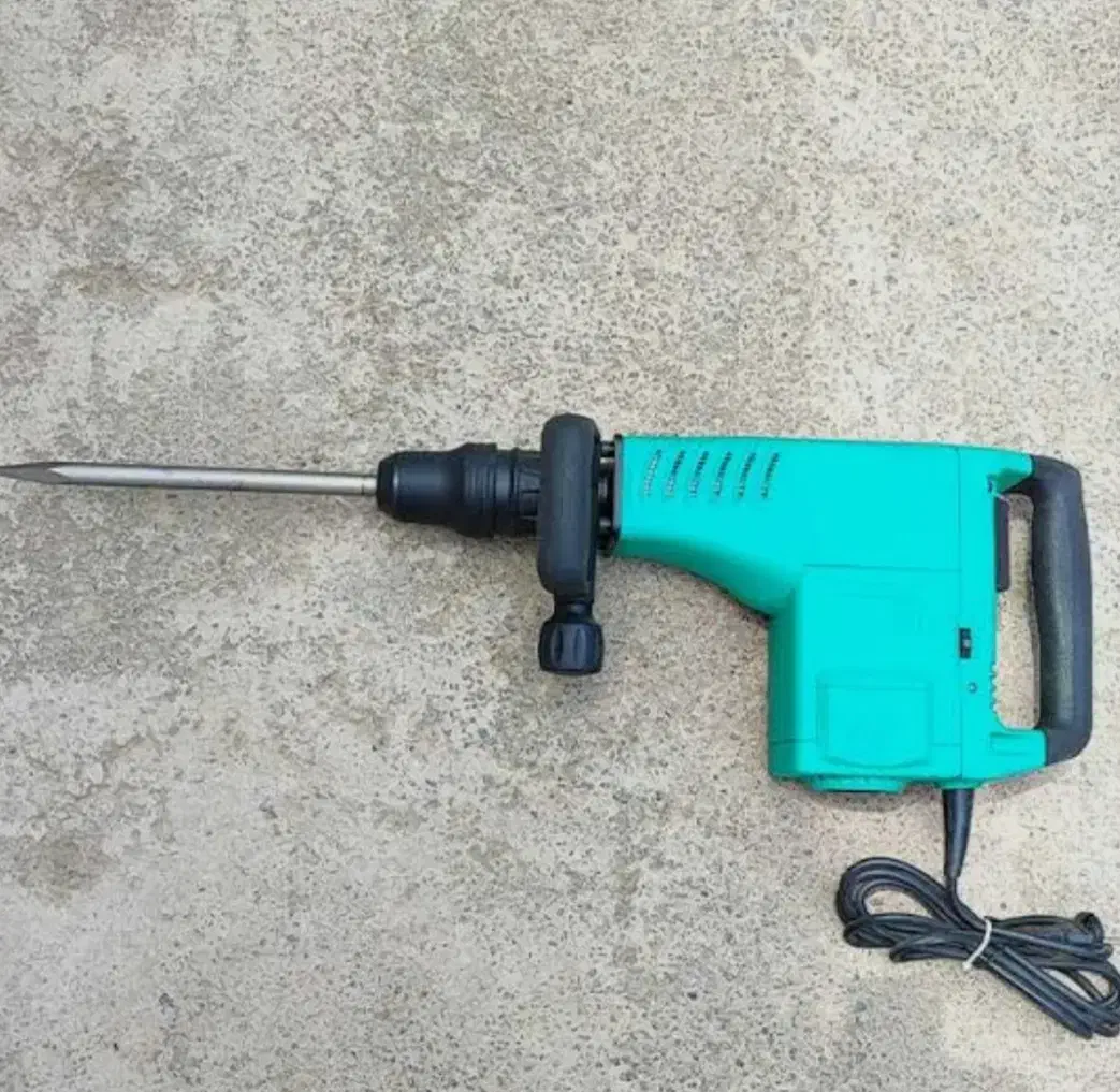 تخریب کاری|خدمات پیشه و مهارت|کاشان, راوند|دیوار