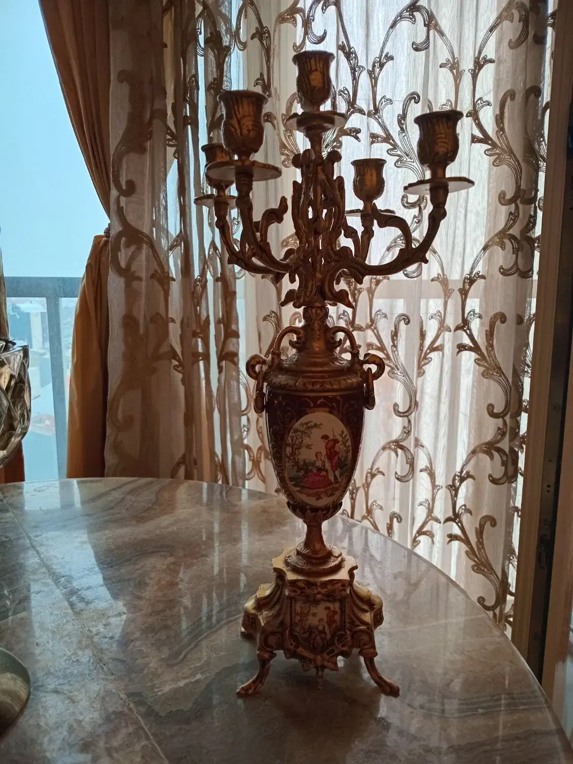 یک عدد شمع دان فرانسوی تمام برنج انتیک|چراغ خواب و آباژور|رشت, گلسار|دیوار