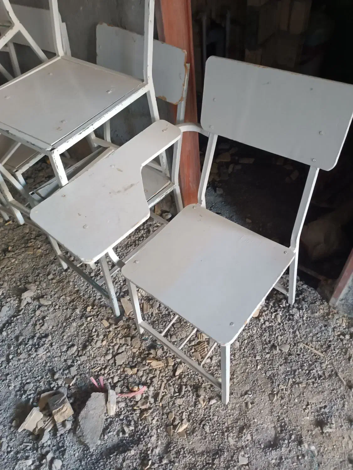 صندلی دانشجویی|صندلی و نیمکت|مهریز, |دیوار