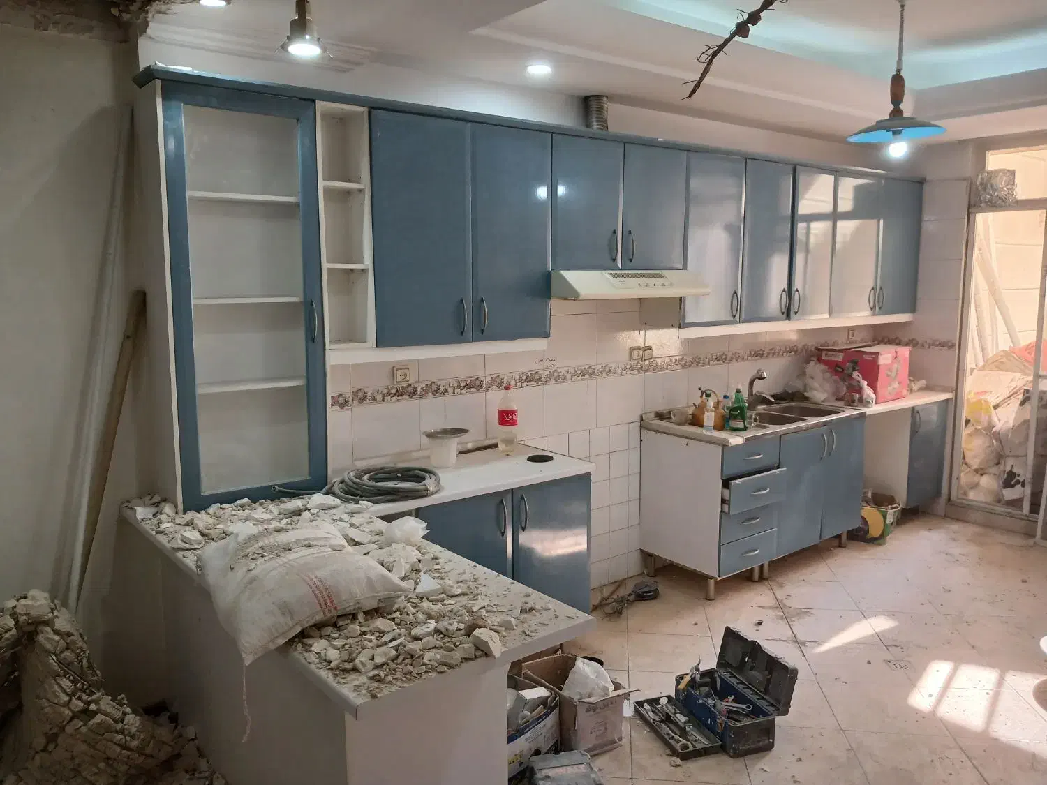 کابینت اقتصادی (یکجا میفروشم)|مصالح و تجهیزات ساختمان|تهران, دروس|دیوار