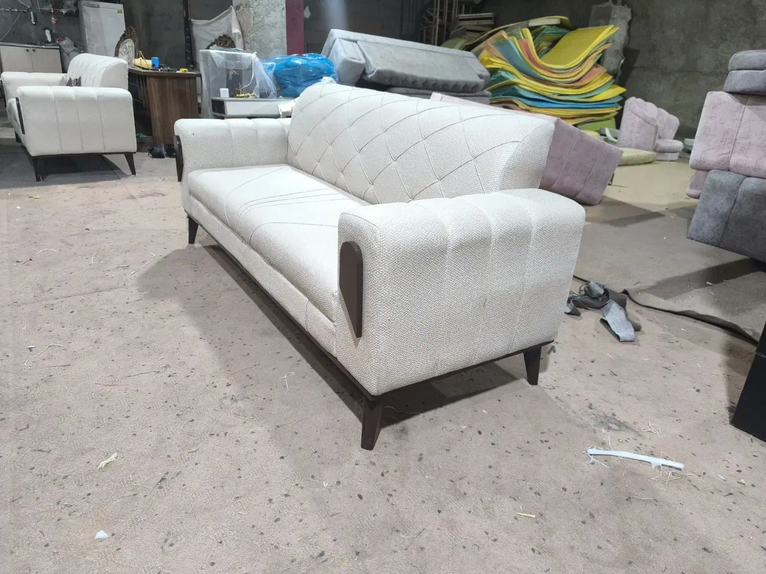 چستر راحتی|مبلمان خانگی و میز عسلی|تبریز, |دیوار