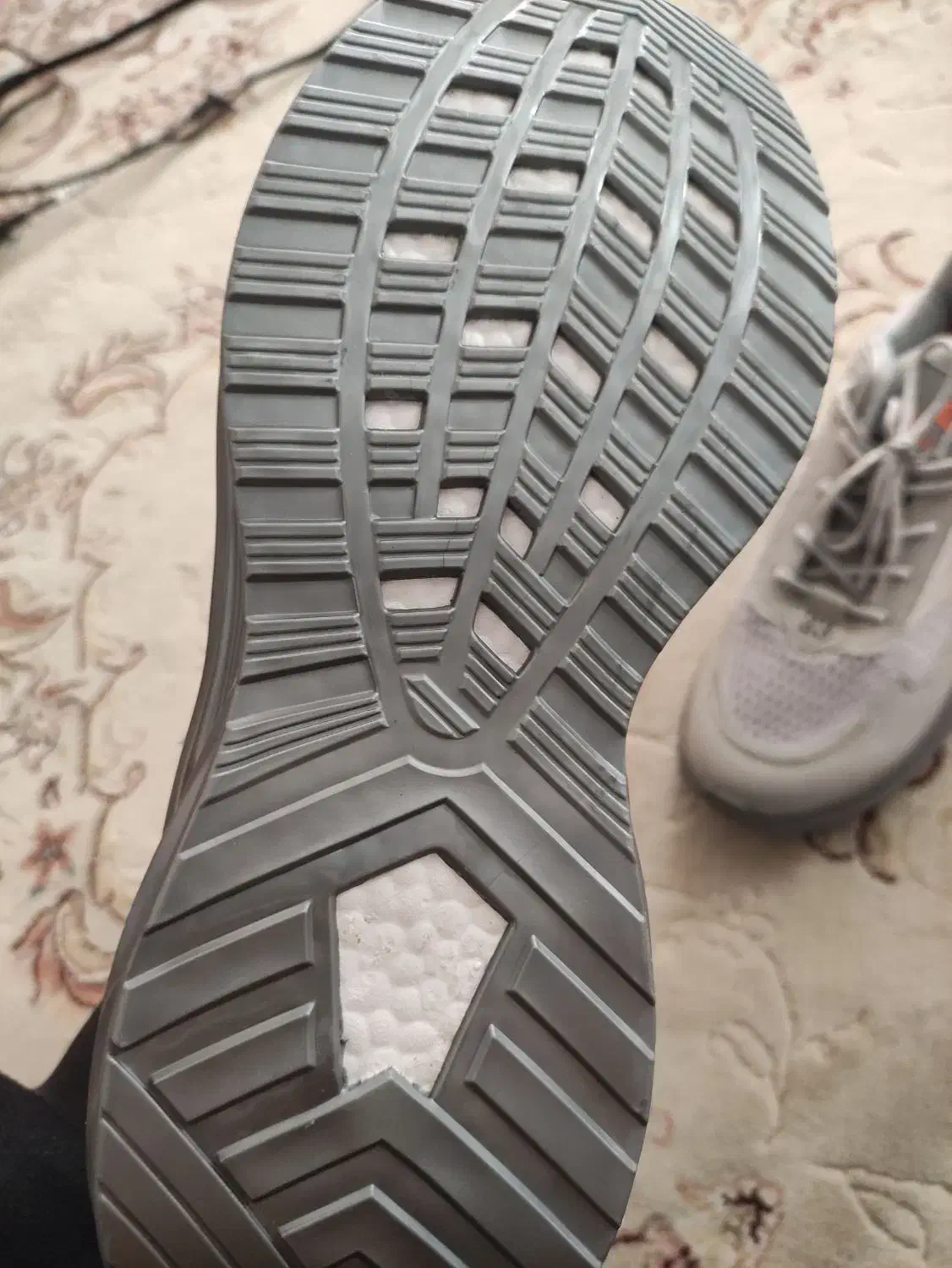 کتونی نو|کیف، کفش، کمربند|رشت, چمارسرا|دیوار