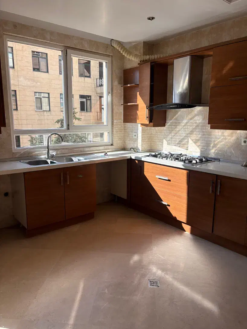 هروی ۱۲۰ متر ساقدوش بنی فاطمه کم واحد طبقه بالا