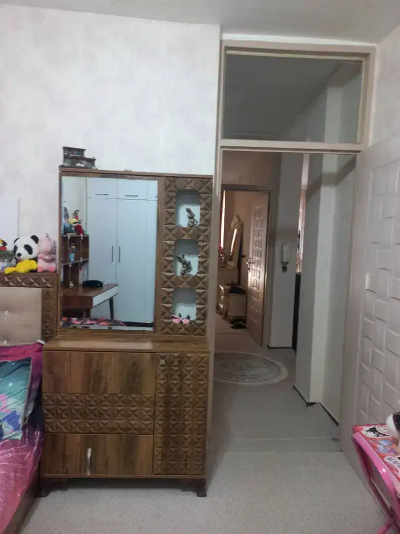 تخت خواب تک نفره همراه دروار و میز مطالعه|تخت و سرویس خواب|آبدانان, |دیوار