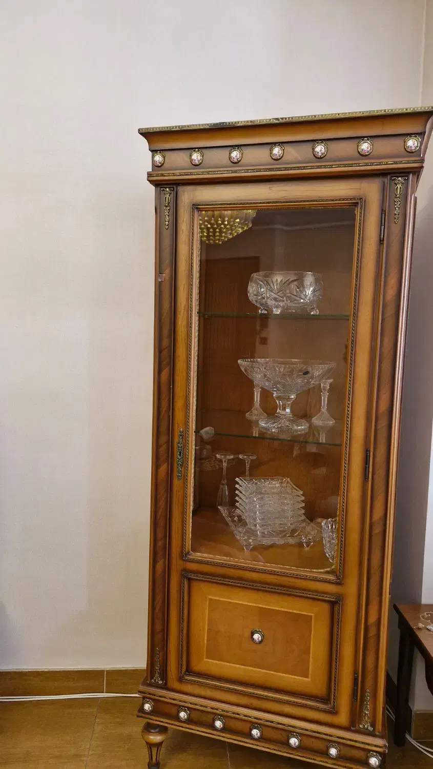 بوفه تمیز و بسیار شیک ۲ عدد|بوفه، ویترین، کنسول|رشت, دیلمان|دیوار