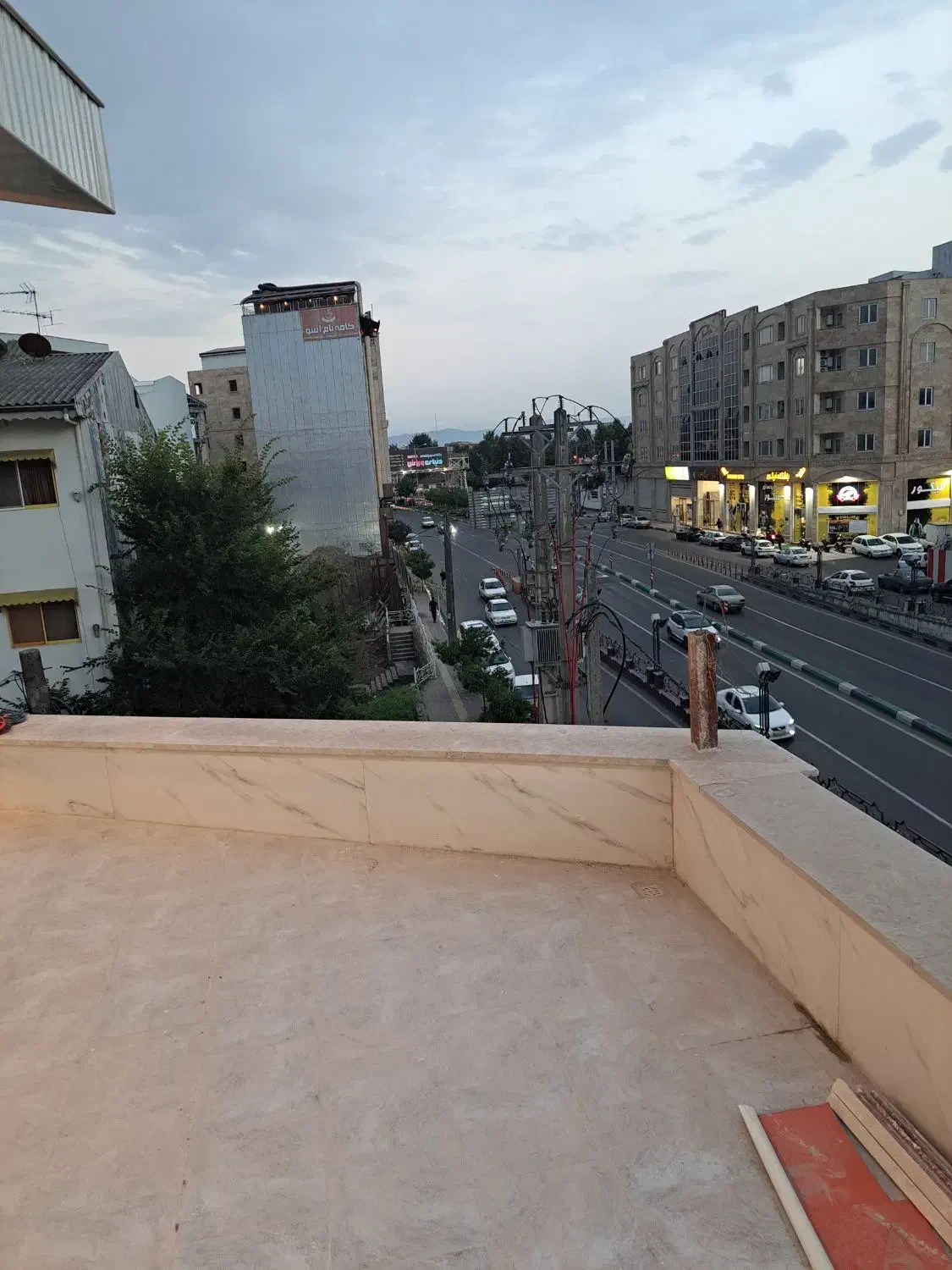 اجاره واحد تجاری دوبلکس بر خیابان اصلی|اجارهٔ مغازه و غرفه|رشت, چمارسرا|دیوار