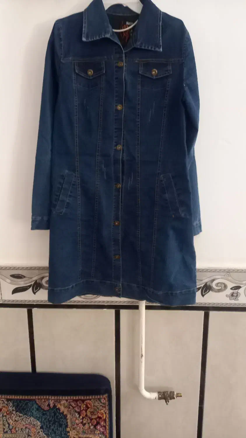 لباس|لباس|تاکستان, |دیوار