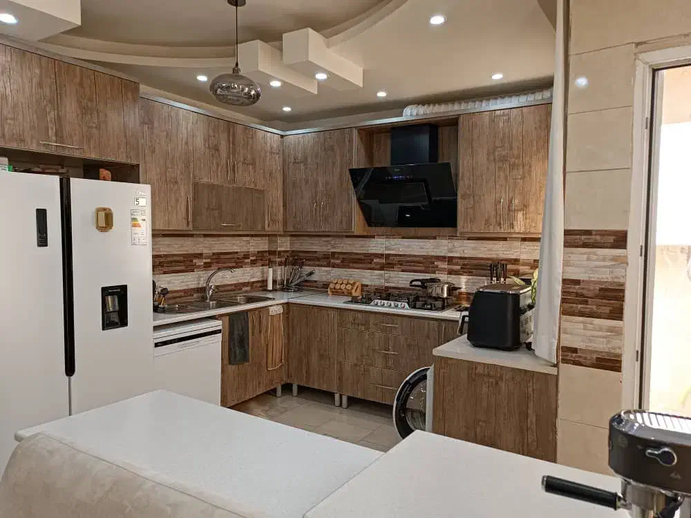 آپارتمان ۹۰ متری دو خوابه پارکینگ دار