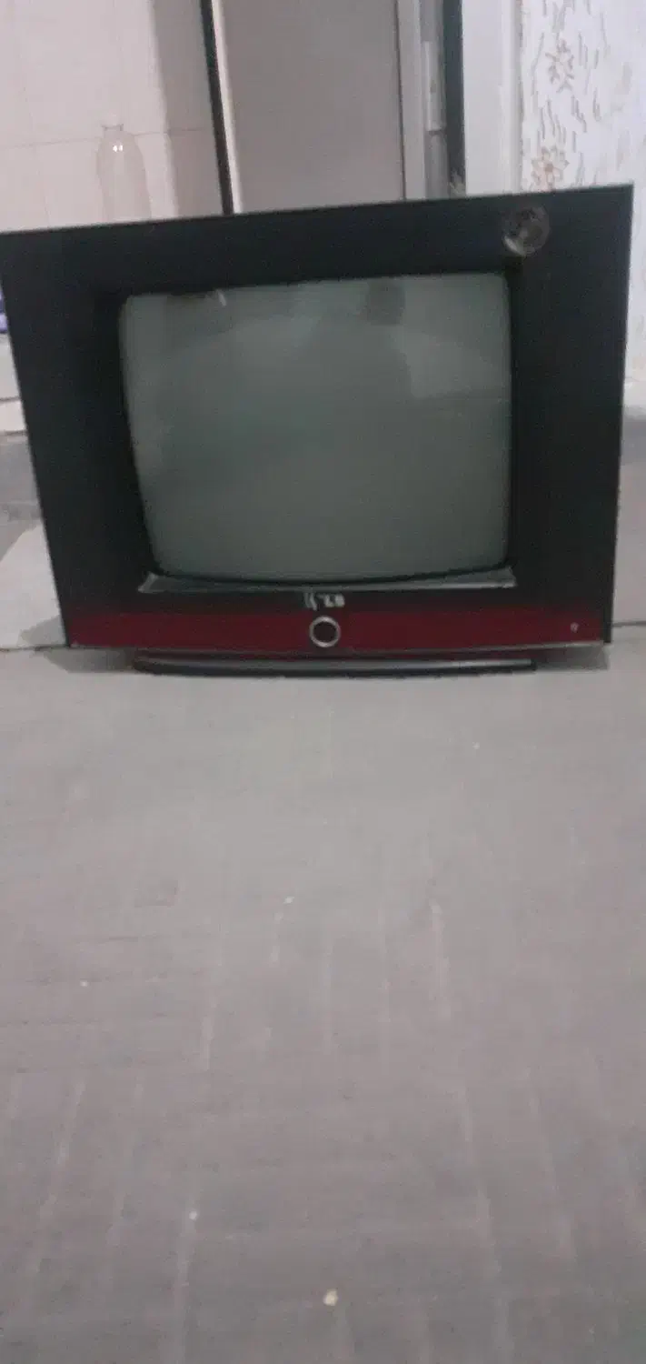 تلویزیون ۱۴اینچ با کنترل سالم|تلویزیون و پروژکتور|پاکدشت, پاکدشت (مامازند)|دیوار