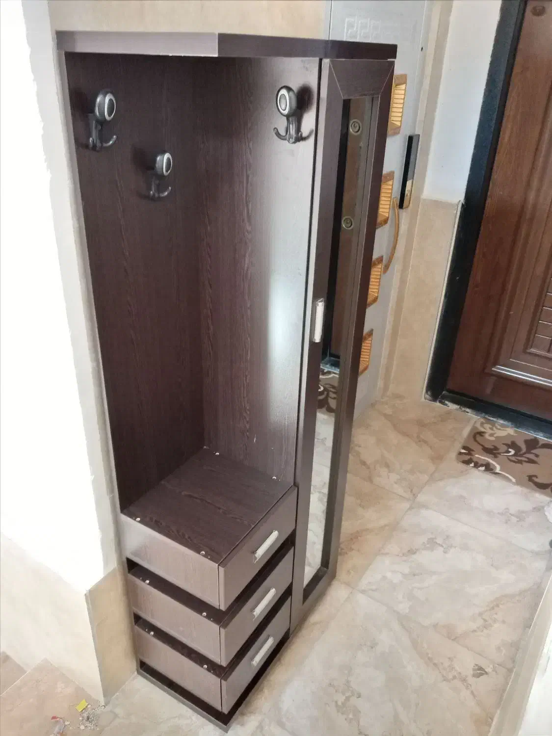 جاکفشی دارای آینه قدی و رخت‌آویز|جاکفشی، کمد، دراور|ابهر, |دیوار