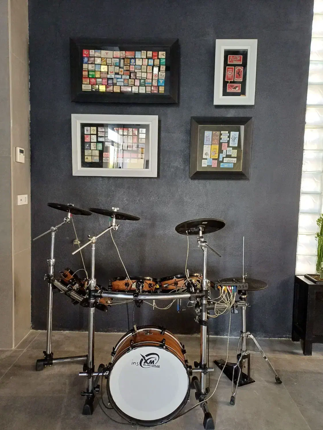 ویدرام پرکاشن|درام و پرکاشن|کازرون, |دیوار