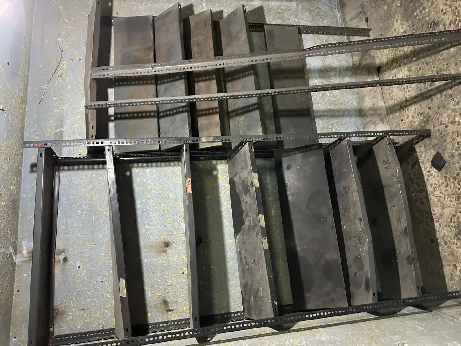 قفسه|کتابخانه، شلف، قفسه‌های دیواری|قم, سراجه (۱۵ خرداد)|دیوار