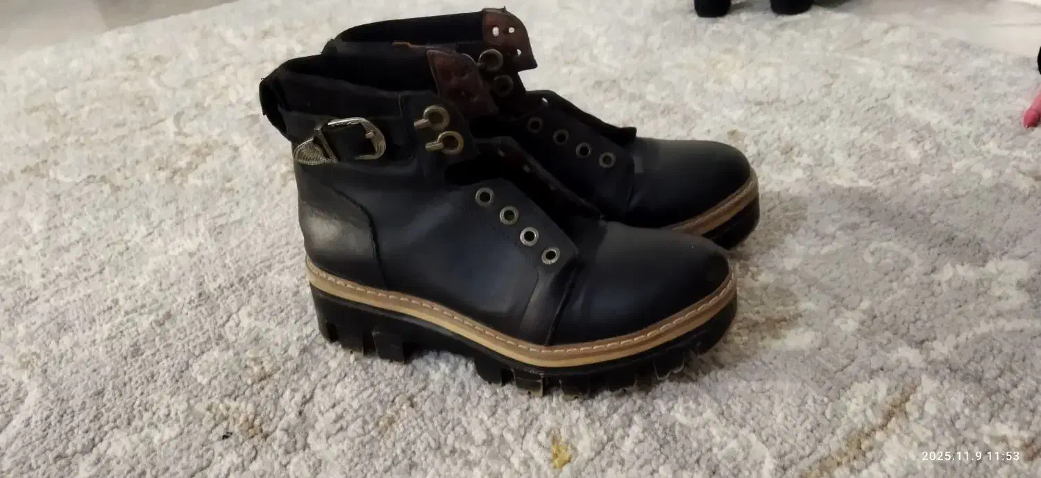 کفش نیم پوت در حد نو بدون هیچ زدگی 300هزار|کیف، کفش، کمربند|صفادشت, |دیوار