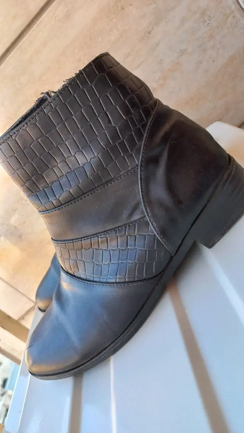 نیم بوت زنانه سایز۴۰فروشی|کیف، کفش، کمربند|دوگنبدان, |دیوار