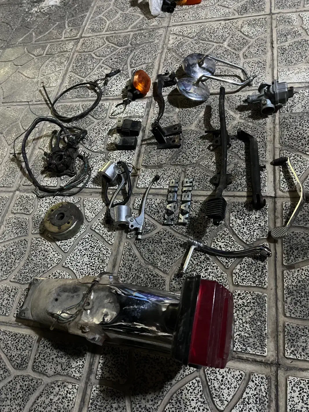 لوازم قطعات موتور هندا۱۲۵|قطعات یدکی و لوازم جانبی|قرچک, باقرآباد|دیوار